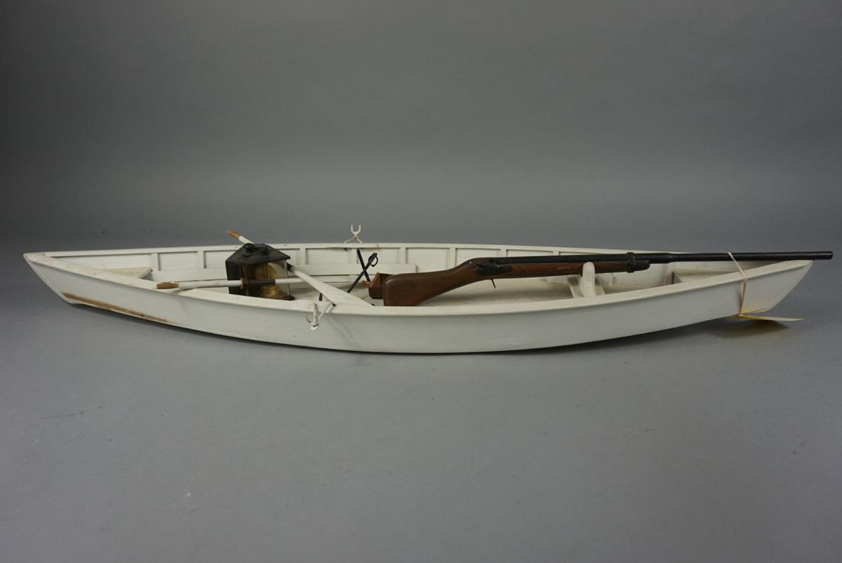 MODEL GUNNING BOAT