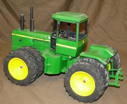 JOHN DEERE TRACTOR