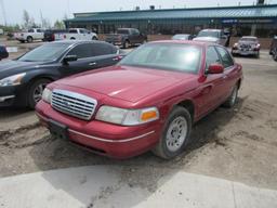 2001 Ford Crown Victoria Red