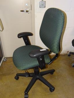 OFFICE CHAIR, ADJUSTABLE HEIGHT, WITH ARMS LOCATION - GOVERNMENT SERVICE CENTER - 500 W FIR AVE,