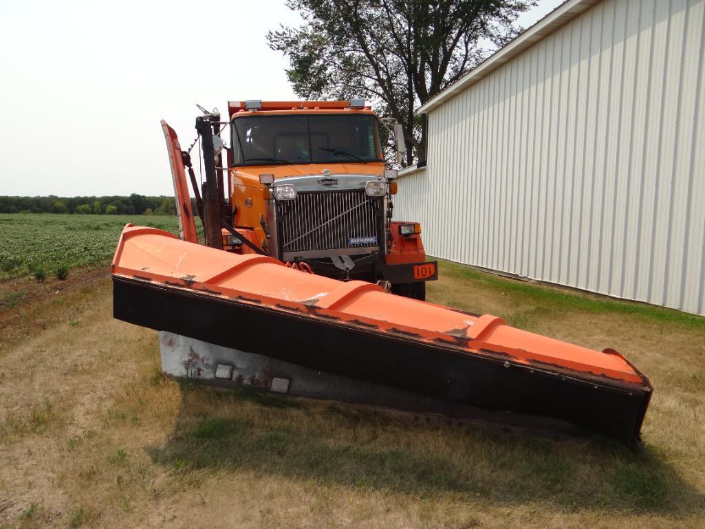 1995 GM/Volvo Autocar snow plow truck....