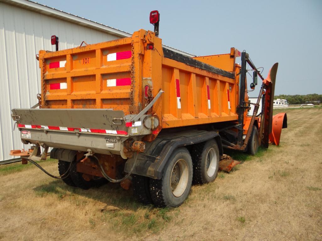 1995 GM/Volvo Autocar snow plow truck....