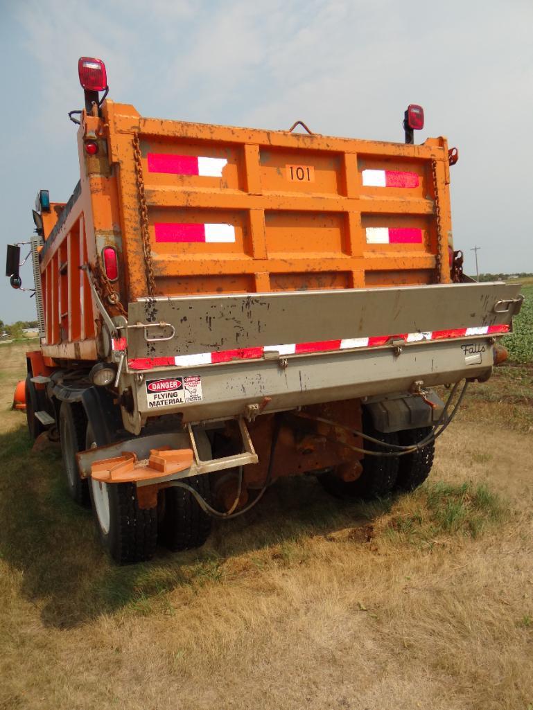 1995 GM/Volvo Autocar snow plow truck....