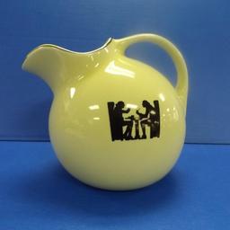 Hall Pottery in excellent condition. Please see photos for details. Out of state buyers receive