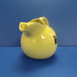 Hall Pottery in excellent condition. Please see photos for details. Out of state buyers receive