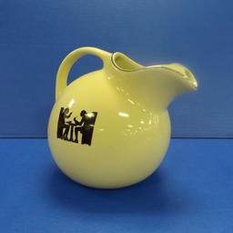 Hall Pottery in excellent condition. Please see photos for details. Out of state buyers receive