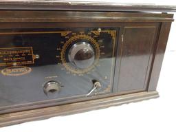 Hayes 2-Dial 5-Tube Radio Set with Ensign Automatic Wave Meter. Manufactured by the Hayes Products