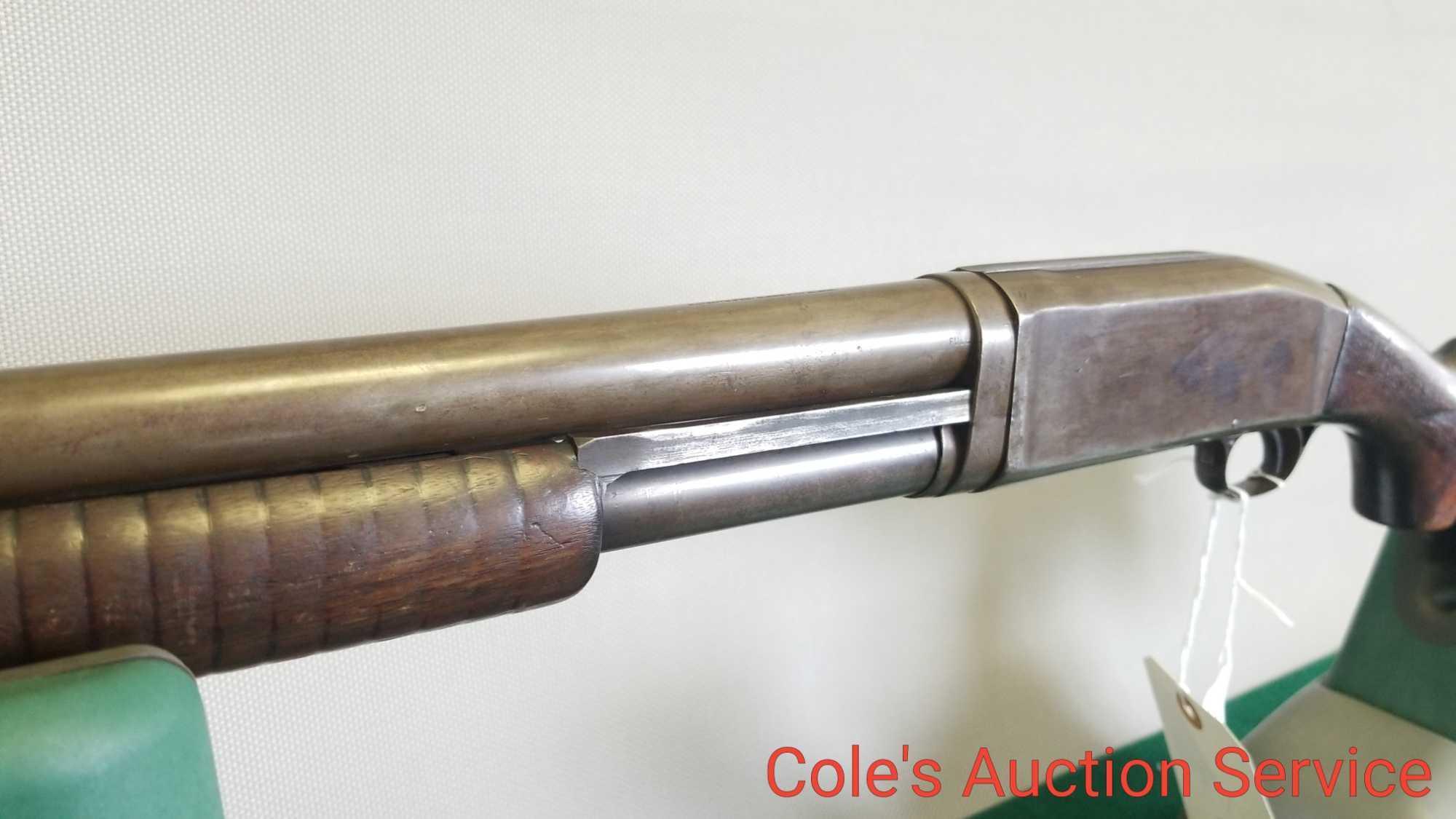 Remington 12-gauge repeating shotgun in good working condition. Serial number 17610, 12 gauge,