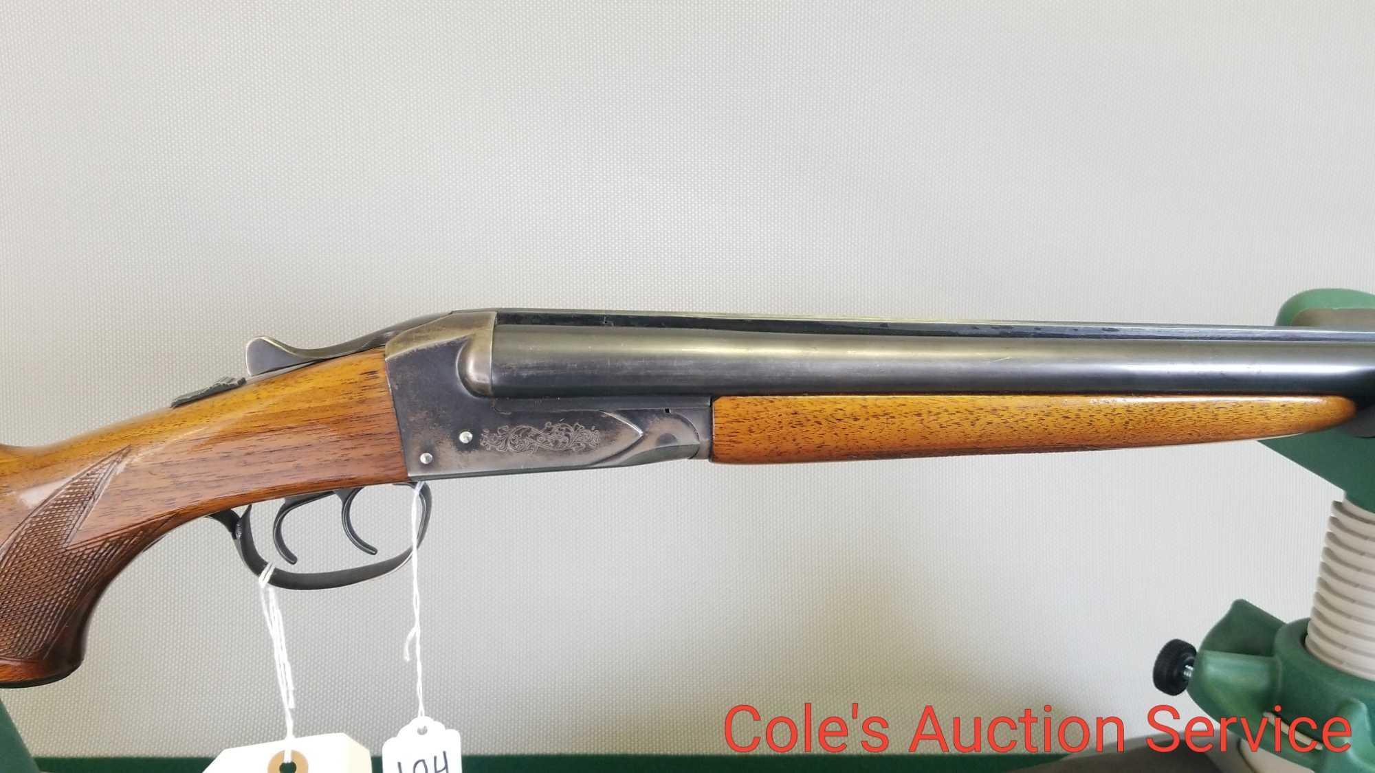 Savage 20 gauge double barrel shotgun in Nice condition. 28 inch barrels, model FoxB.