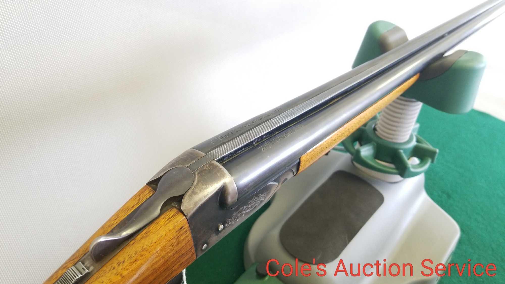 Savage 20 gauge double barrel shotgun in Nice condition. 28 inch barrels, model FoxB.