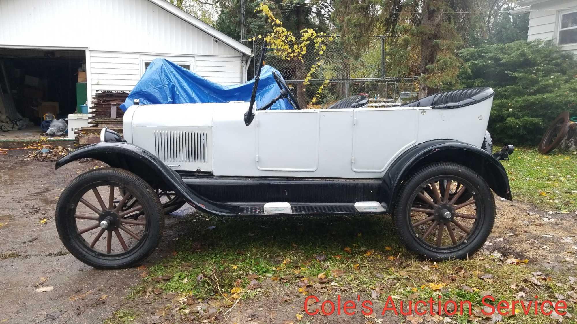 1926 Ford model T that looks to be in great condition. Ran and drove when parked. See photos for