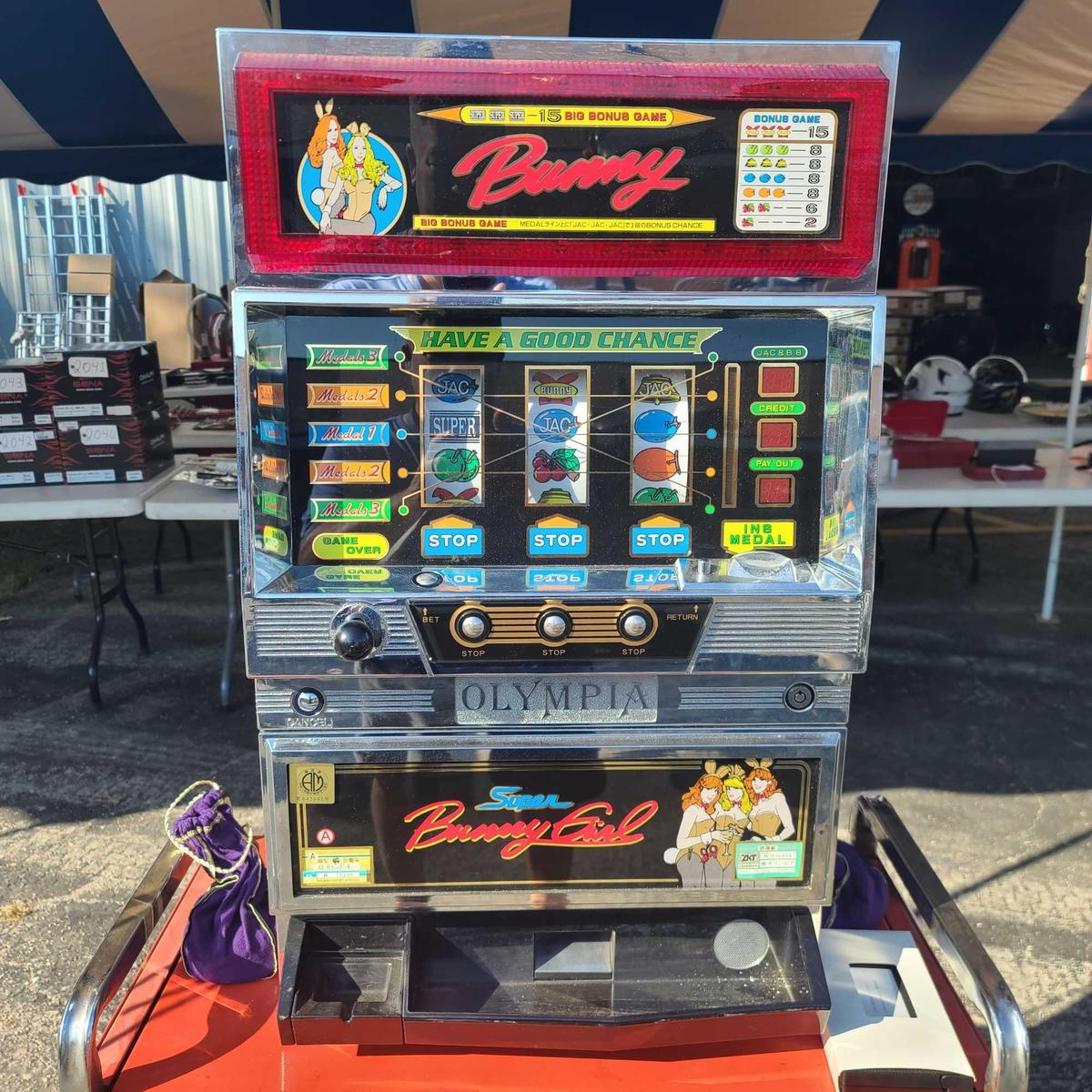 High quality Japanese slot machine like new condition.