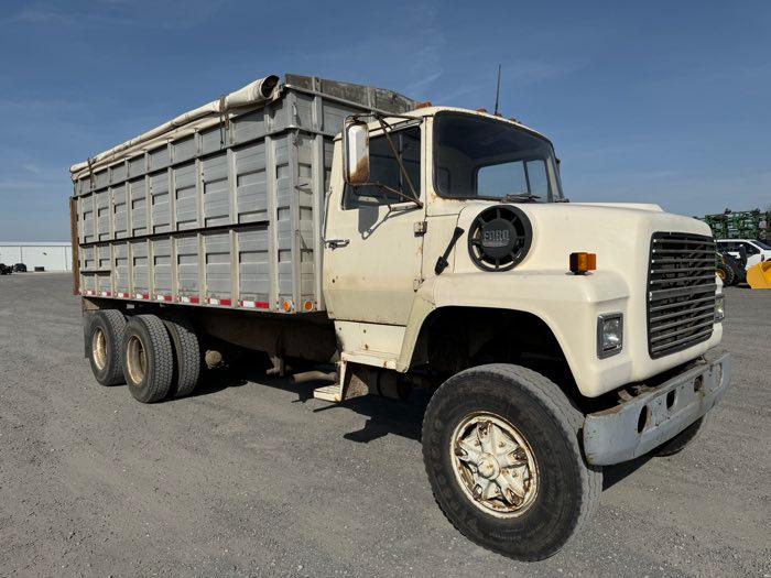 12N 1987 FORD 800 GRAIN TRUCK #S81JVBC5066