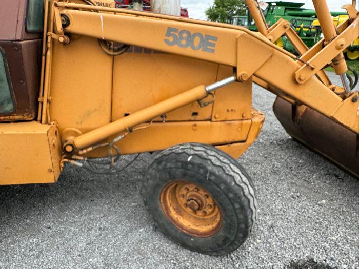 CASE 580E BACKHOE #17042830