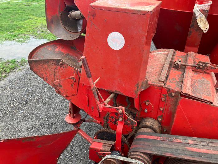 IH 1250 GRINDER MIXER