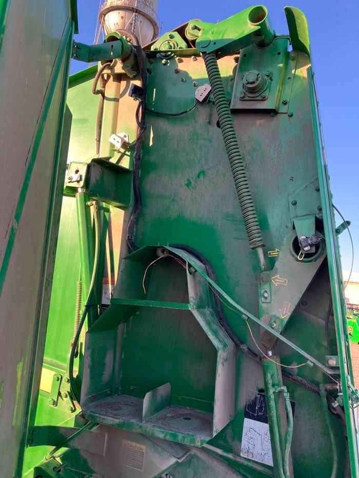 2000 JD 566 BALER #E00566X146878