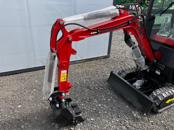 LANTY LAT-13 MINI EXCAVATOR W/14" BKT & CAB