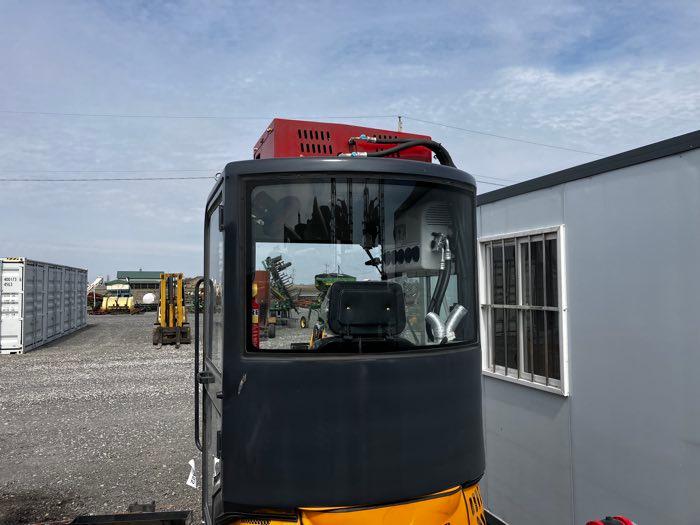 LANTY LAT-13 MINI EXCAVATOR W/14" BKT & CAB & AIR