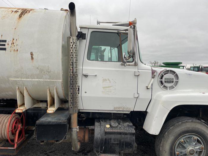 1986 FORD 8000 WATER TRUCK #1FDYU80U4GVA39871