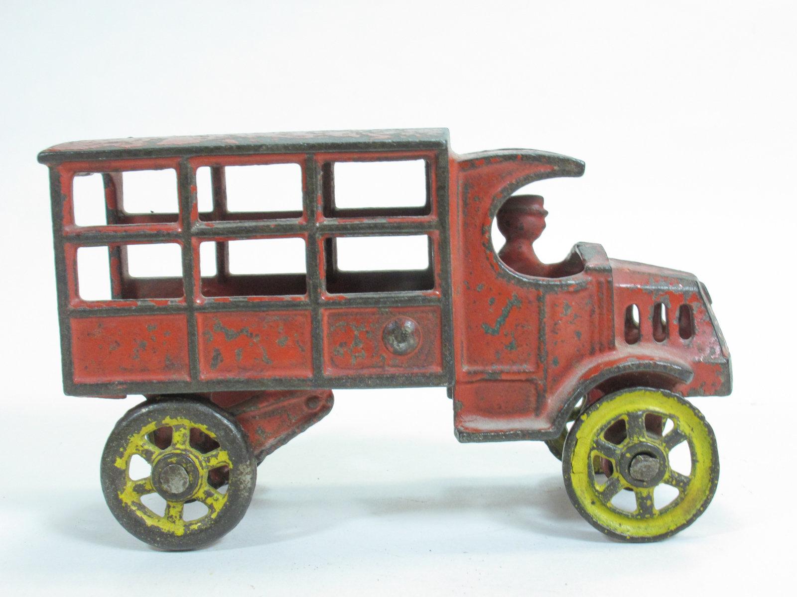 4-3/4" Cast Iron Covered Circus Truck