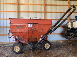 KILLBROS 350 WAGON W/ AUGER ON JD RUNNING GEAR