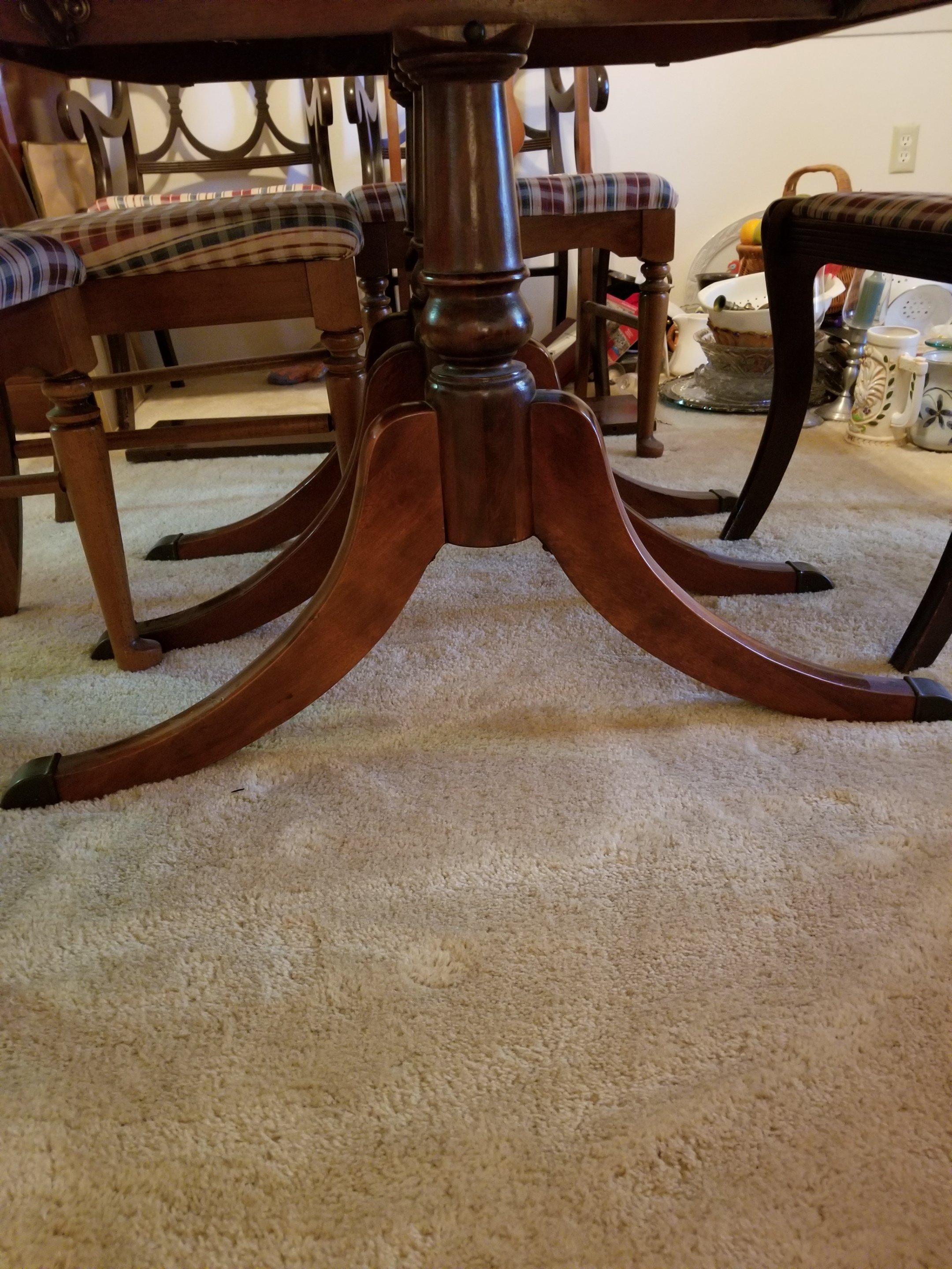 Table w/ 4 Matching Chairs