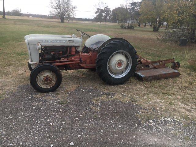 Ford 601 Tractor & Ford 5’ 3 pt shredder