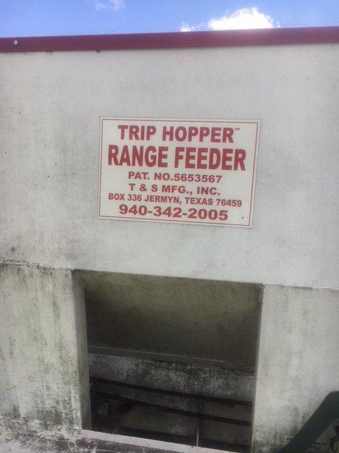 T&S Mfg Trip Hopper Trailer Range Feeder Model T-8510