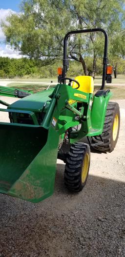 John Deere 3032e With D160 Front End Loader