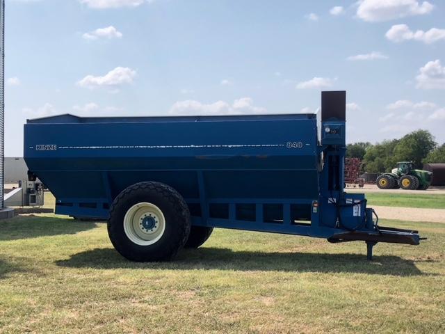 Kinze 840 Grain Cart