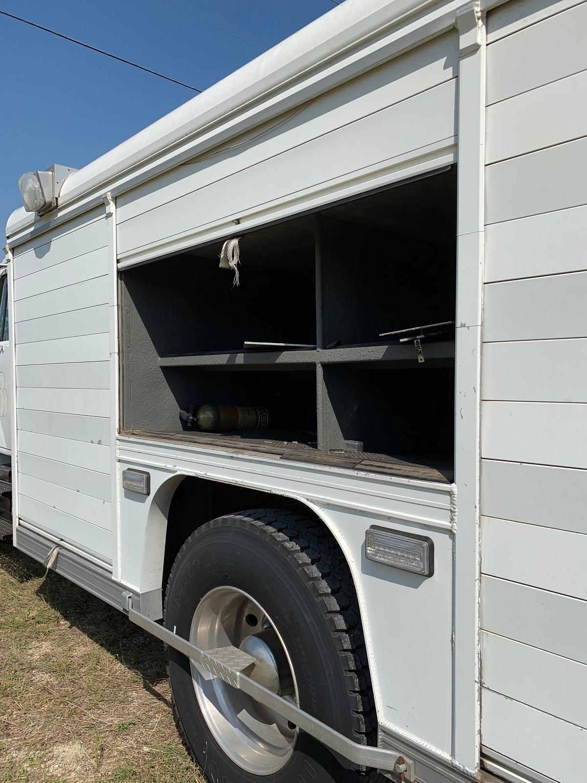 1991 International FD Cargo Truck