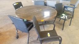 Member's Mark Stackable Woven Chairs (5) And Round Table