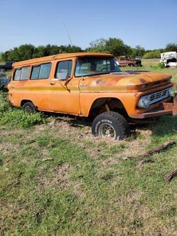 Chevrolet Suburban 10 - 1960s Era