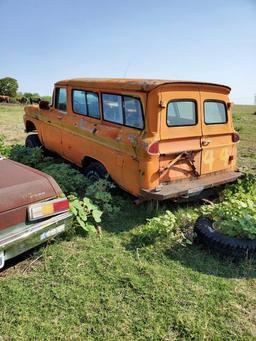 Chevrolet Suburban 10 - 1960s Era