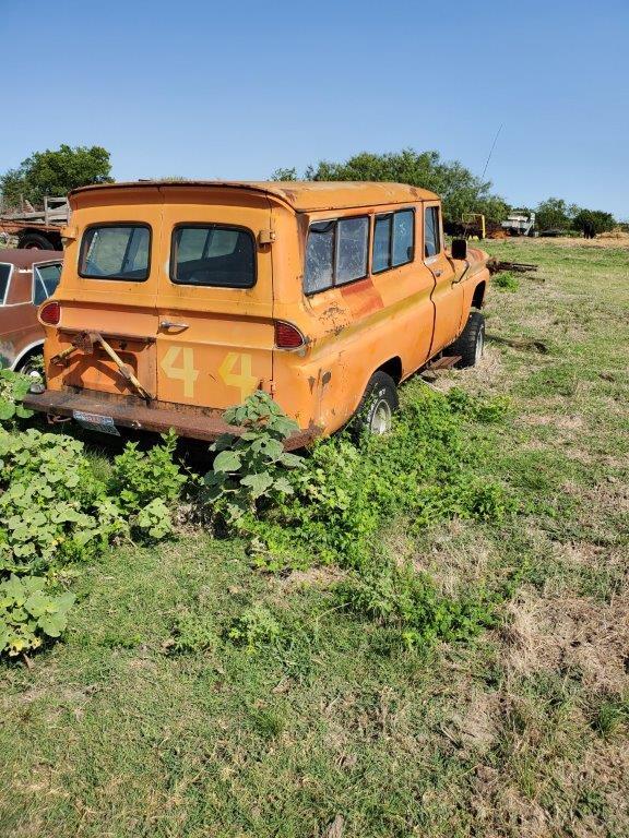 Chevrolet Suburban 10 - 1960s Era