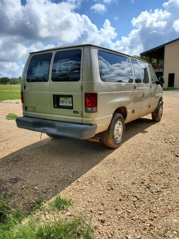 2007 Ford E-350 XL Super Duty Advancetrac Rsc - Approx. 116,200 Miles