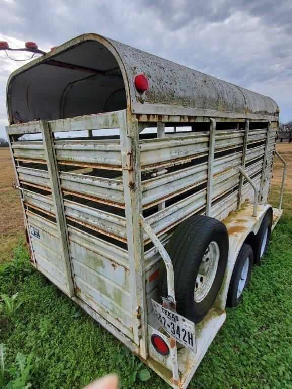 12' W-W Horse Trailer