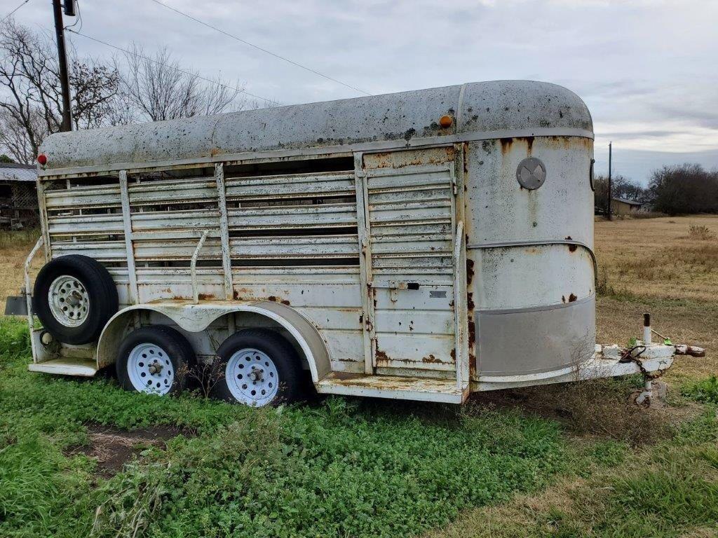 12' W-W Horse Trailer