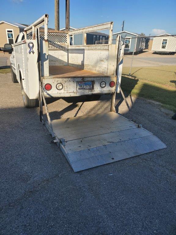 2002 Dodge Ram 2500 Laramie SLT with Utility Bed and Ultron Lift Gate