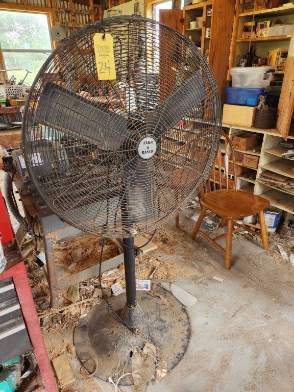 Farm & Ranch Shop Fan 32"