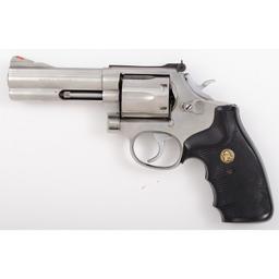 * Smith & Wesson Model 686