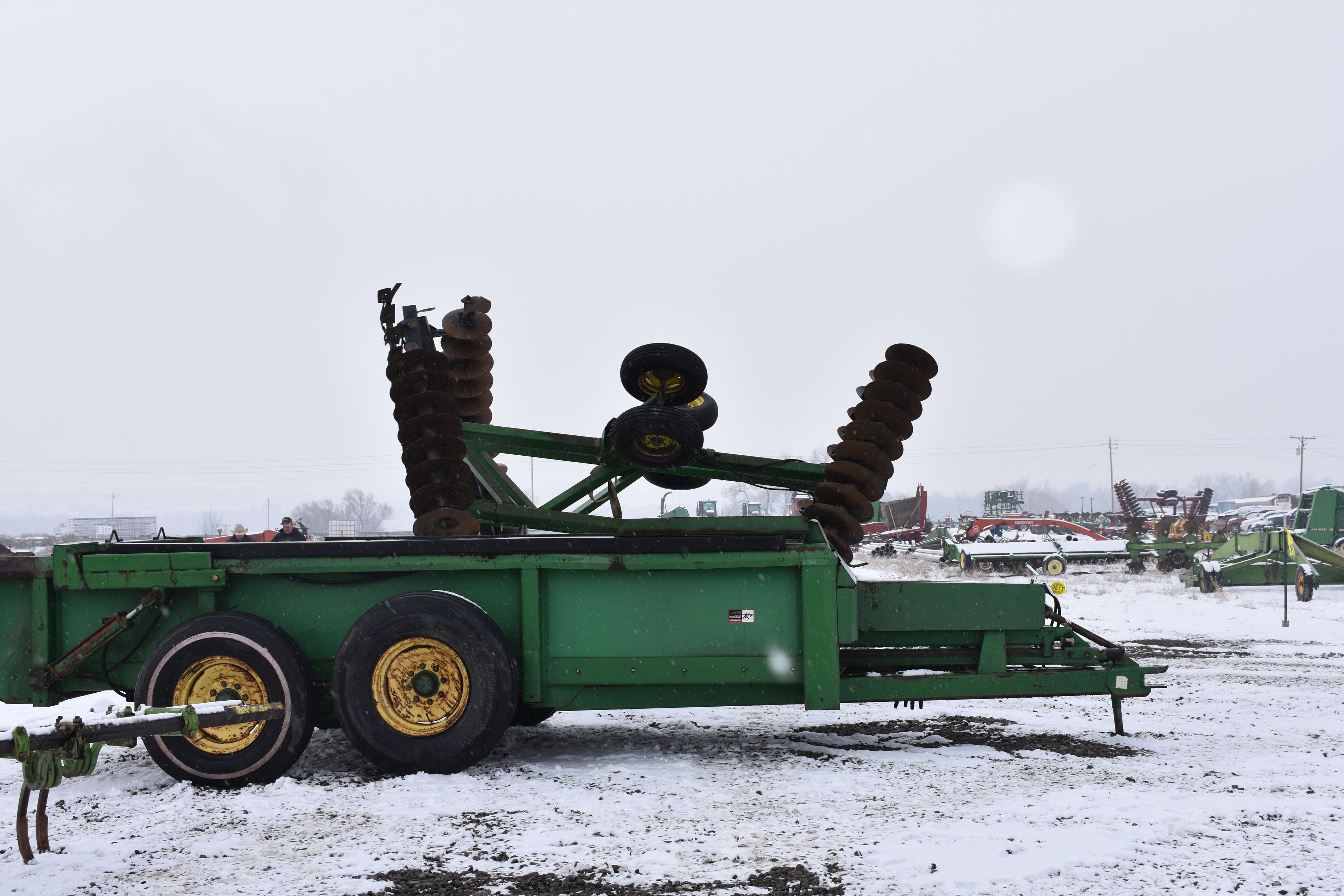 785 John Deere Hydro Push Manure Spreader