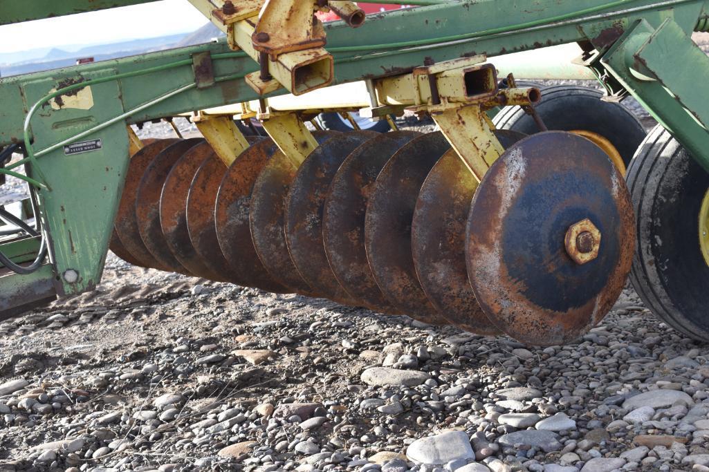 John Deere 220 Offset Disk