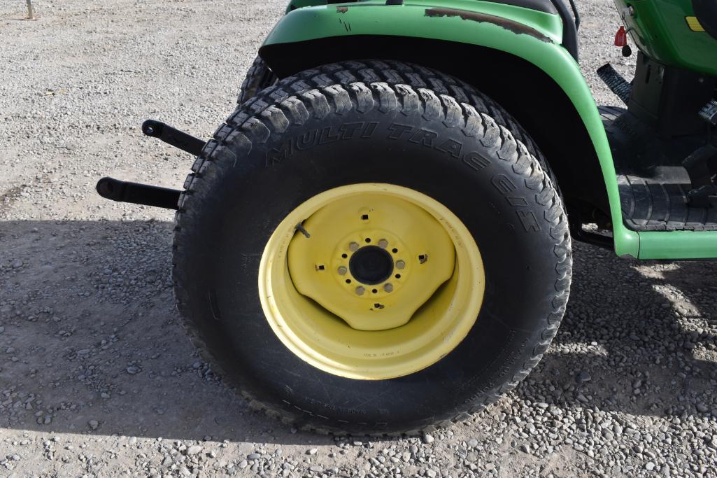 John Deere 4200 Tractor with John Deer 420 Loader 5ft Bucket