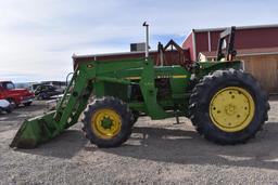 John Deere 2940 Tractor with John Deere 200 Loader 6ft Bucket