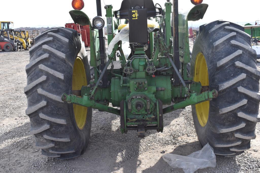 John Deere 2940 Tractor with John Deere 200 Loader 6ft Bucket