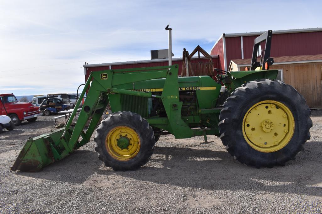 John Deere 2940 Tractor with John Deere 200 Loader 6ft Bucket