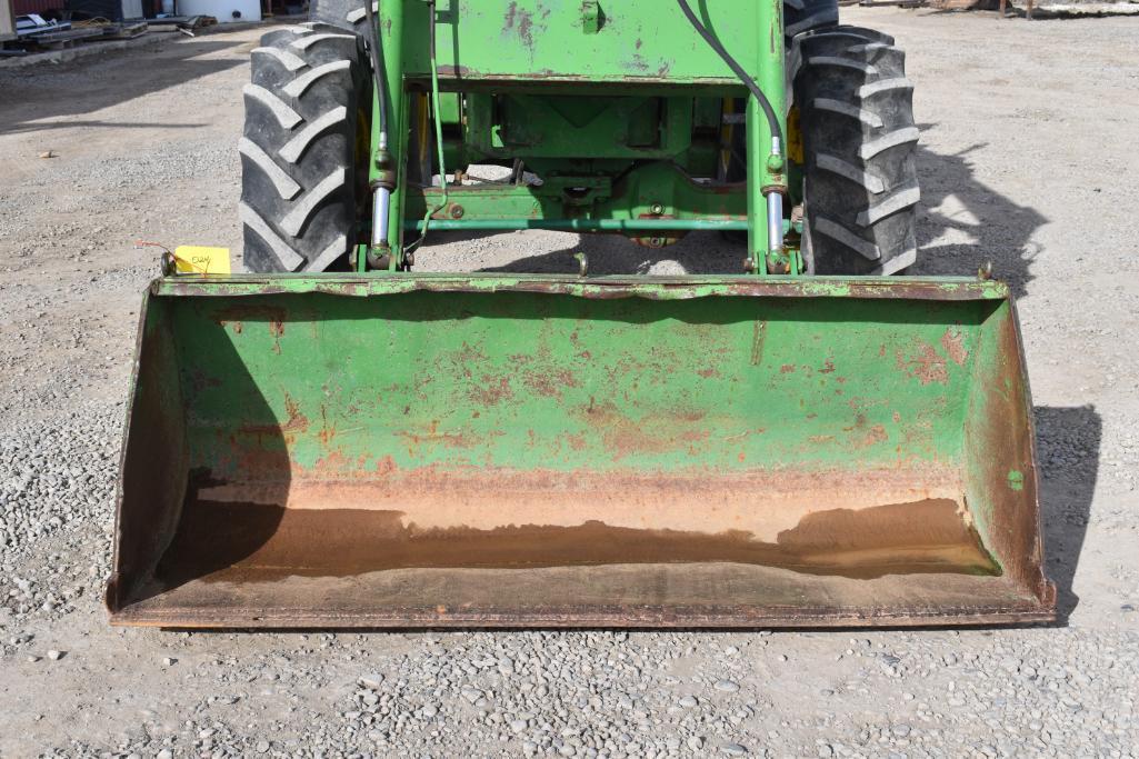 John Deere 2940 Tractor with John Deere 200 Loader 6ft Bucket