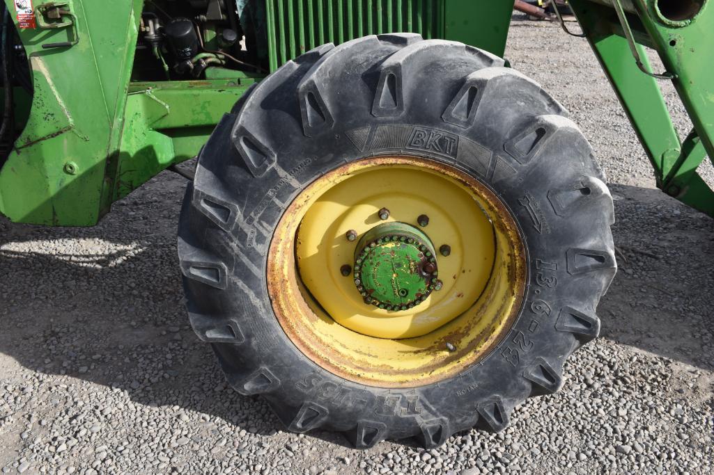 John Deere 2940 Tractor with John Deere 200 Loader 6ft Bucket