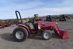 Mahindra 2815 HST Tractor with Mahindra ML 111 5ft Bucket